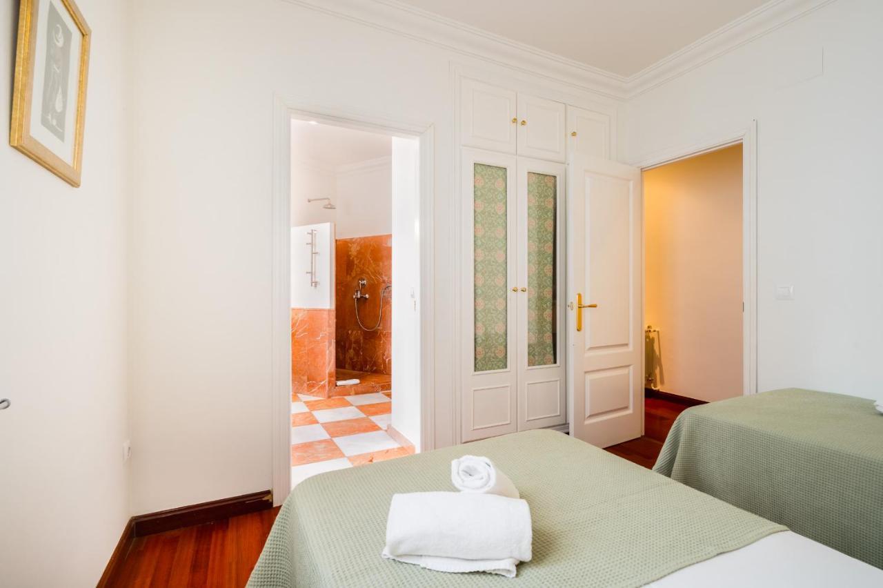 Amplio Y Luminoso-2d 2b-triana Apartment *